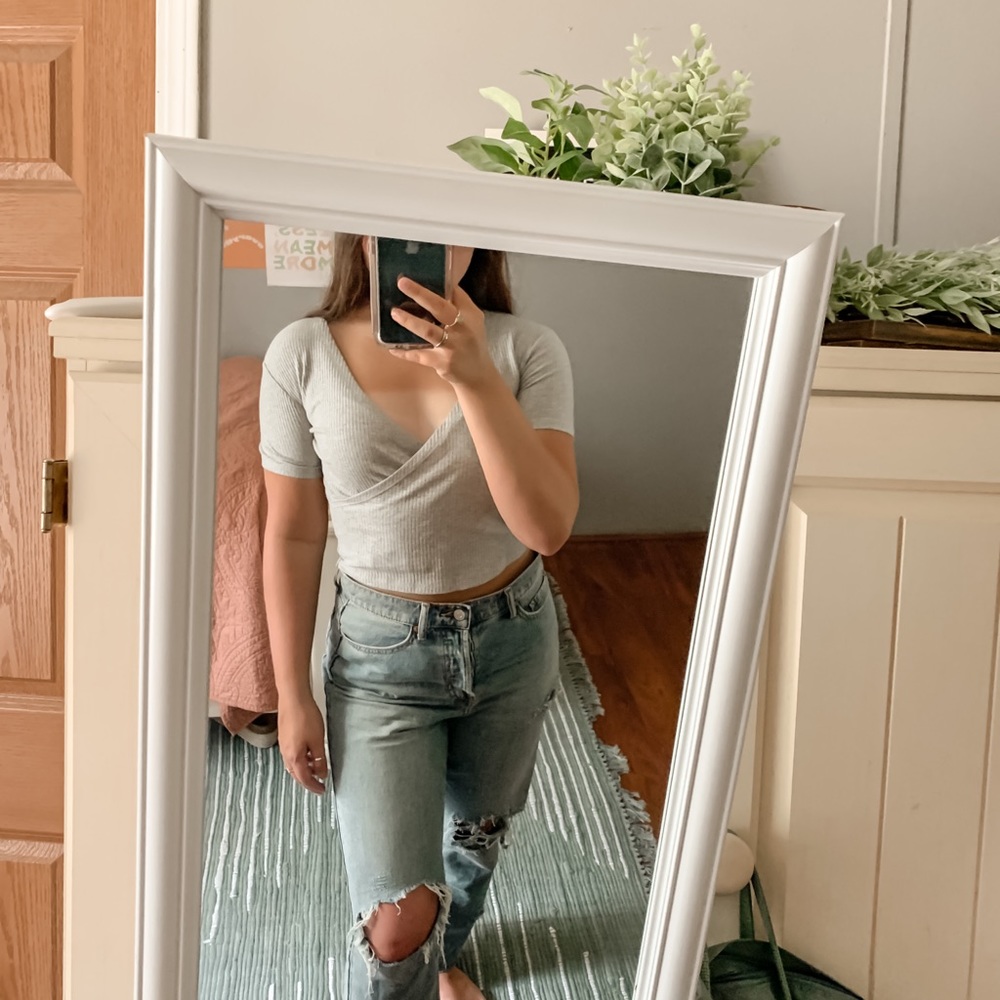 gray ribbed wrap top